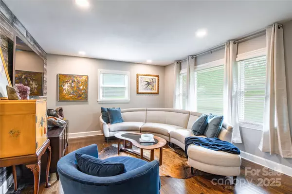 Charlotte, NC 28210,1645 Brookdale AVE