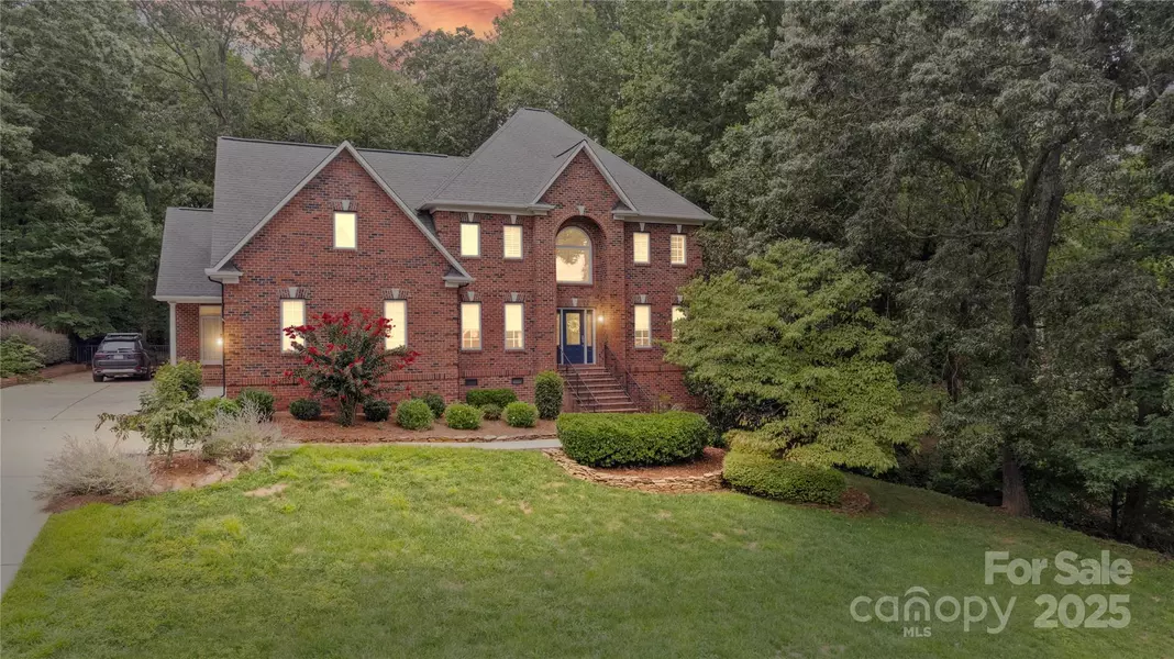 4644 Snow DR, Harrisburg, NC 28075