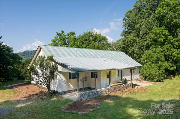 287 Walnut Ridge DR, Clyde, NC 28721