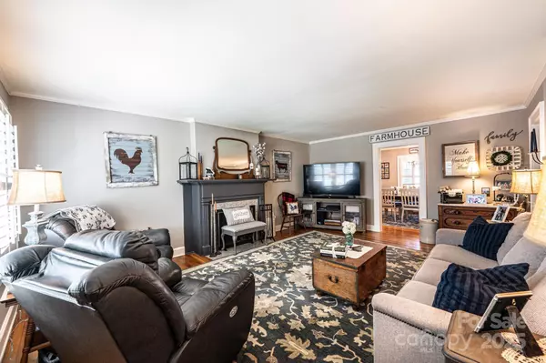 Hickory, NC 28601,2024 5th Street PL NW