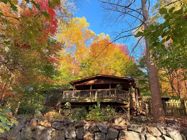 23 Hunting Lodge DR, Black Mountain, NC 28711