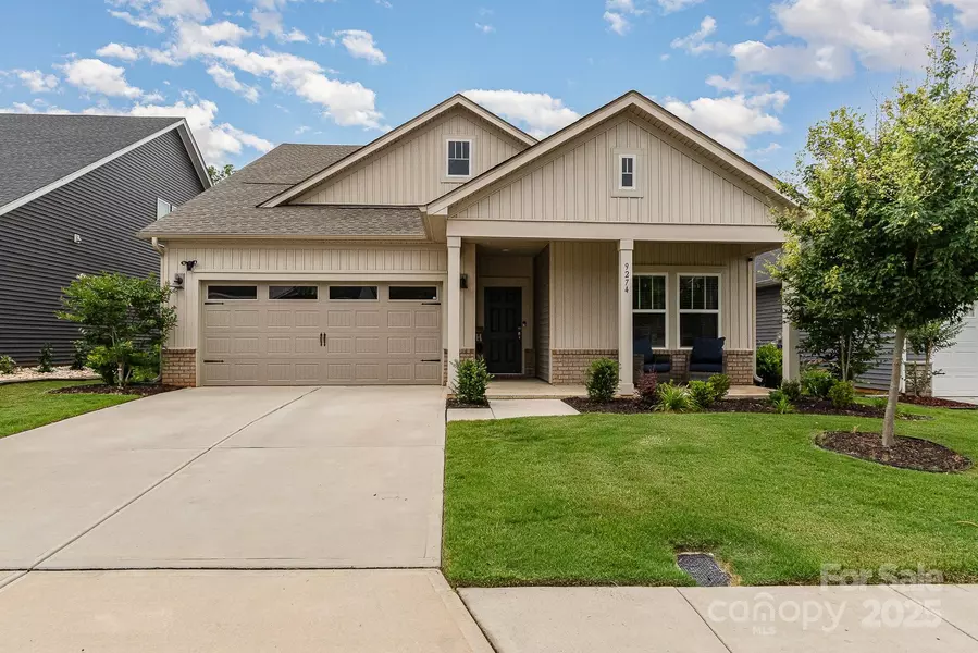 9274 Dunwich DR, Gastonia, NC 28056