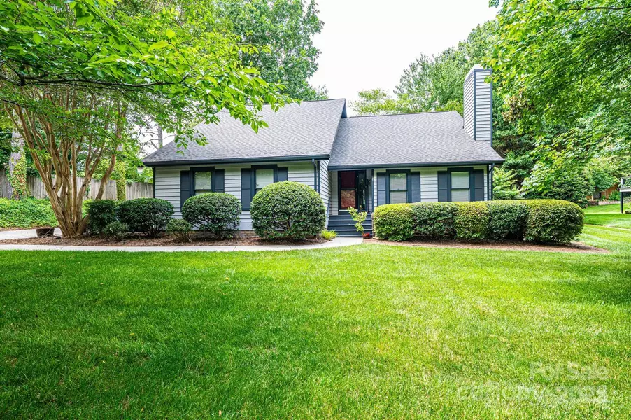 3221 5th Street CT NW, Hickory, NC 28601