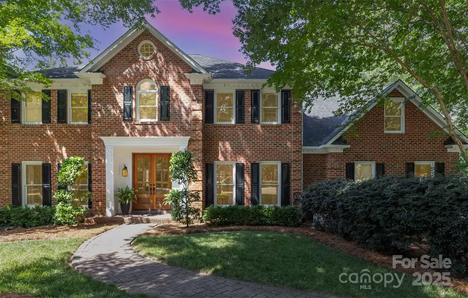 905 Mangionne DR, Matthews, NC 28105