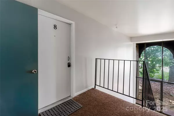 Charlotte, NC 28213,338 Orchard Trace LN #8