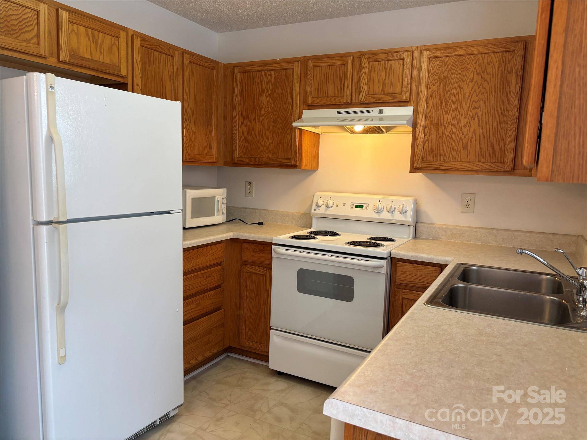 Charlotte, NC 28215,5650 Kimmerly Woods DR