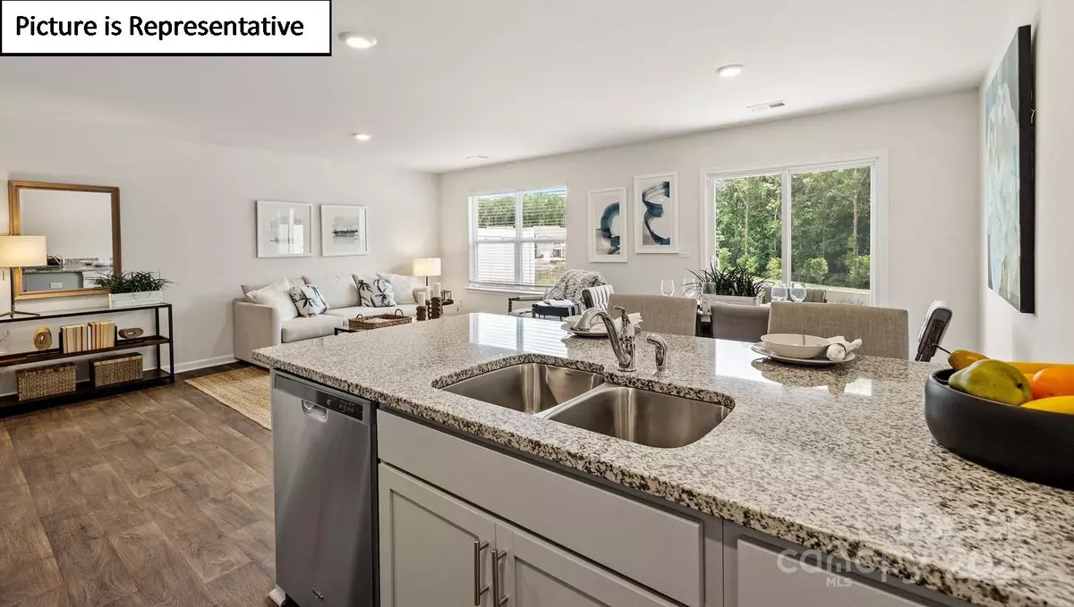 Charlotte, NC 28262,5106 Hyrule DR