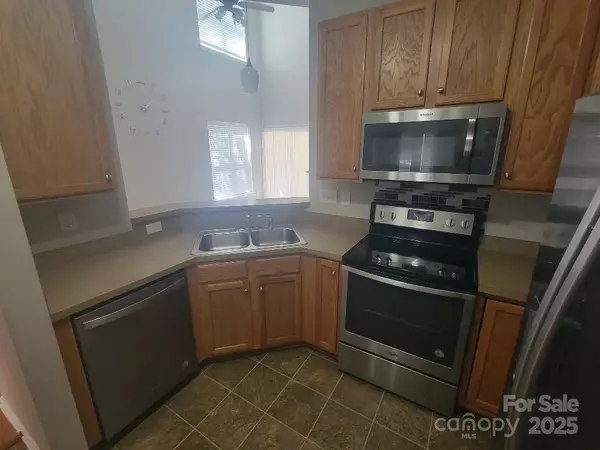 Charlotte, NC 28214,1715 Crabapple Tree LN