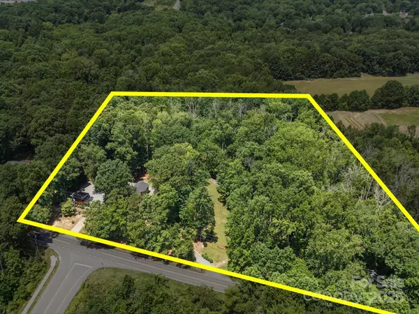 Matthews, NC 28104,2345 Stallings RD