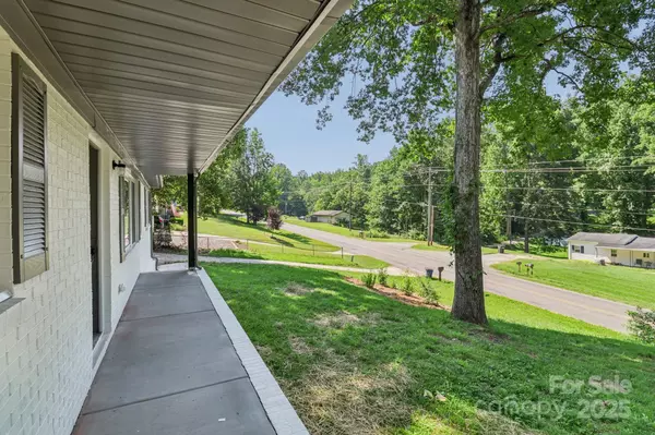 Dallas, NC 28034,848 Ike Lynch RD