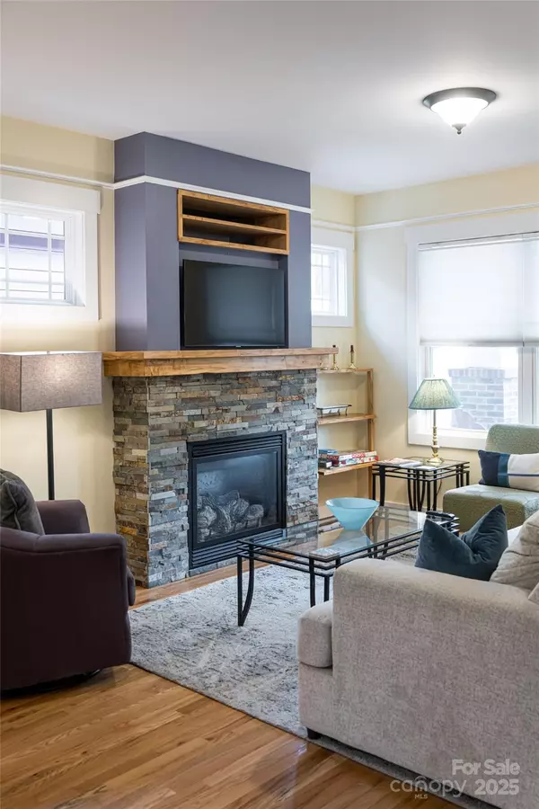 Asheville, NC 28805,26 Byrdcliffe LN