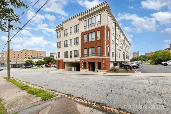 Greensboro, NC 27401,411 W Washington ST