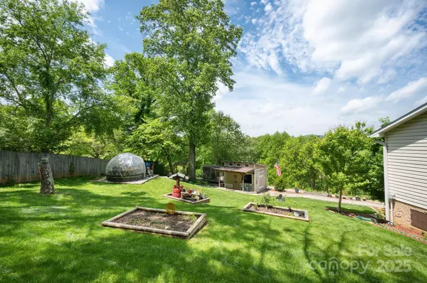 Asheville, NC 28805,55 Upper Moffitt RD