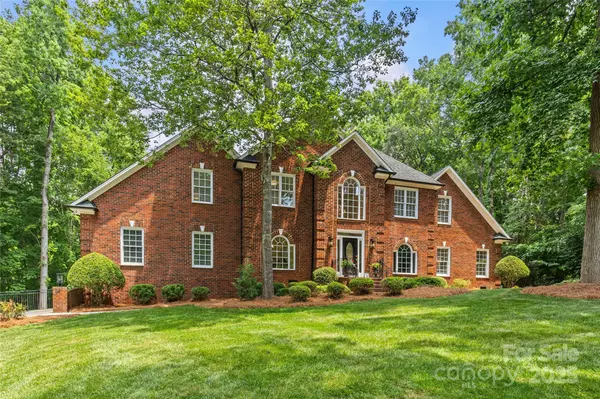 1310 Weddington Hills DR, Matthews, NC 28104