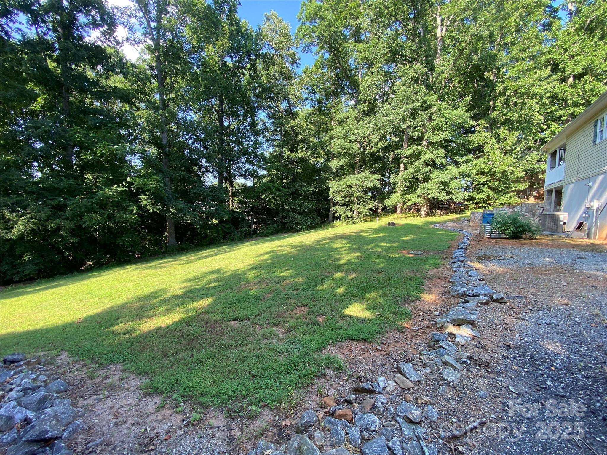 Hickory, NC 28602,5570 George Henry DR