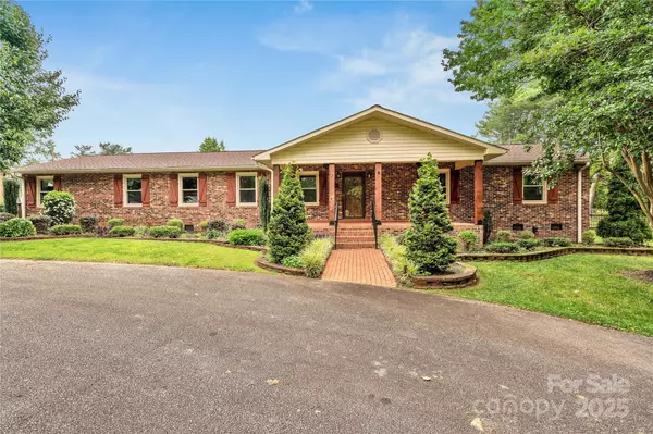 268 Margate CIR, Chesnee, SC 29323