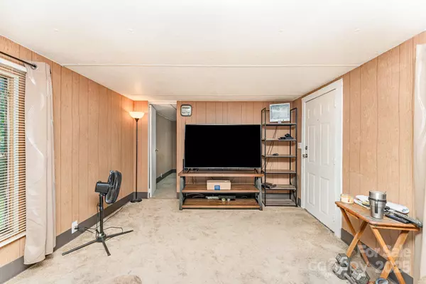 Stanley, NC 28164,5239 Lineberger RD