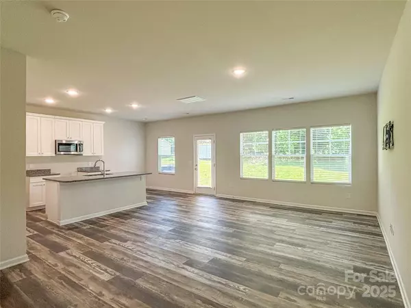 Hickory, NC 28602,414 1st Avenue None SE