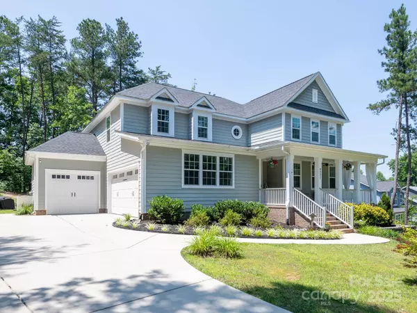 4237 Island Fox LN, Denver, NC 28037