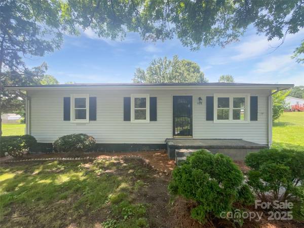 908 Mccollough ST, Statesville, NC 28677