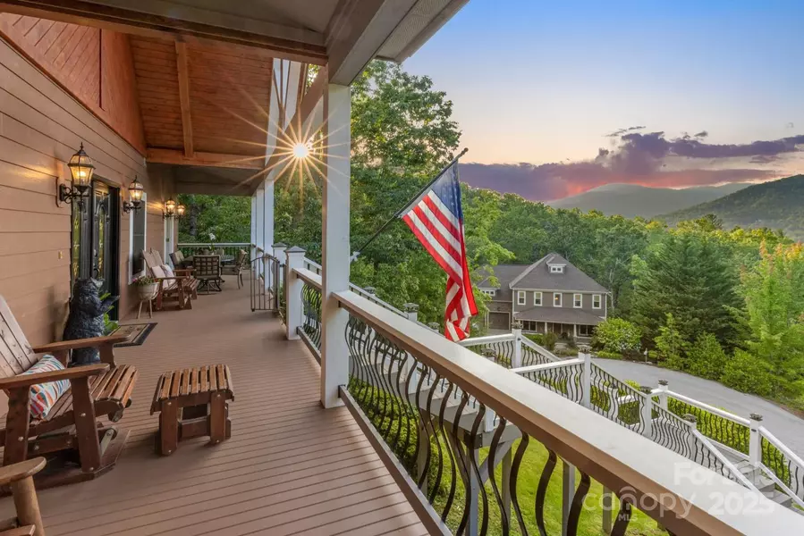 6 Grouse TER, Fairview, NC 28730