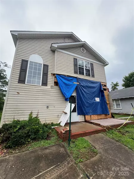 2012 Ashley RD, Charlotte, NC 28208