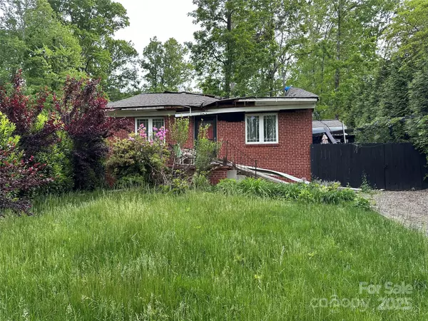 Arden, NC 28704,265 Sycamore DR