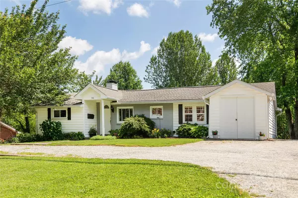 Flat Rock, NC 28731,540 Oak Grove RD