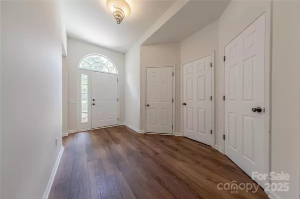Matthews, NC 28105,901 Clearbrook RD