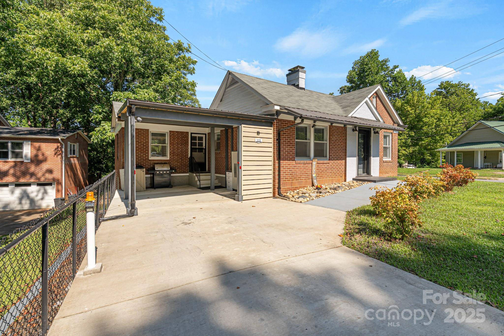 Morganton, NC 28655,115 E Catawba ST