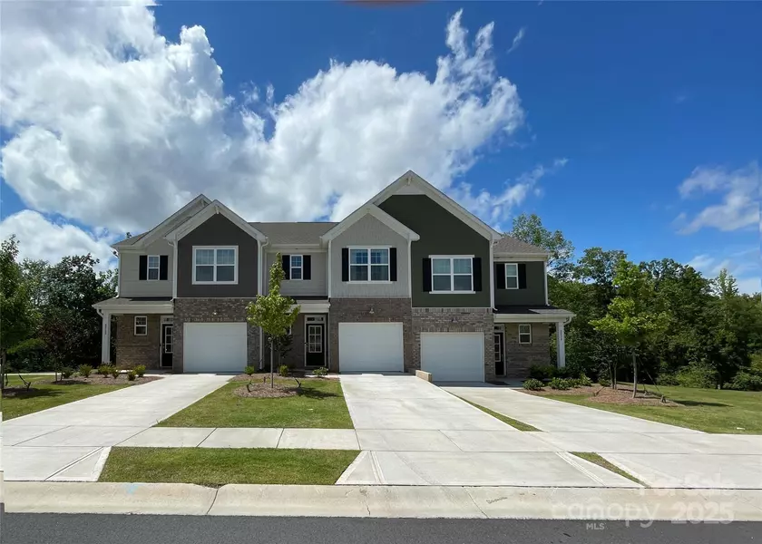 8060 Scarlet Maple LN, Tega Cay, SC 29708