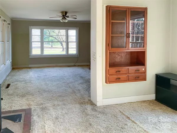 Statesville, NC 28625,176 Travis LOOP