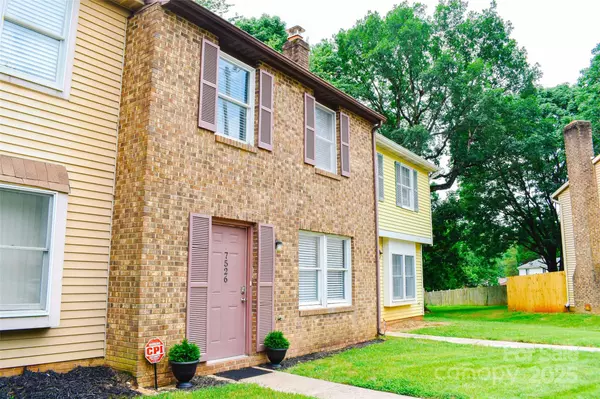 Charlotte, NC 28227,7526 Holly Grove CT