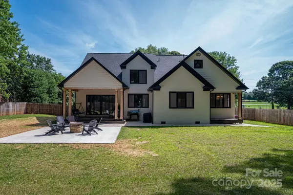 Lincolnton, NC 28092,140 Robin RD
