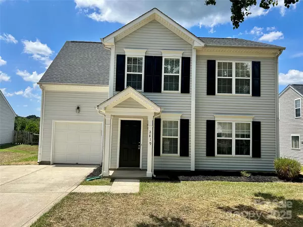 Charlotte, NC 28216,2819 Cougar Hill CT