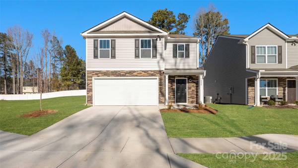 55 Lauren LN, Hendersonville, NC 28792