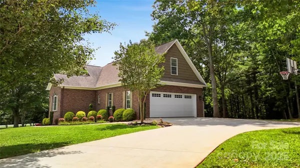 Stony Point, NC 28678,234 Rivercliff DR