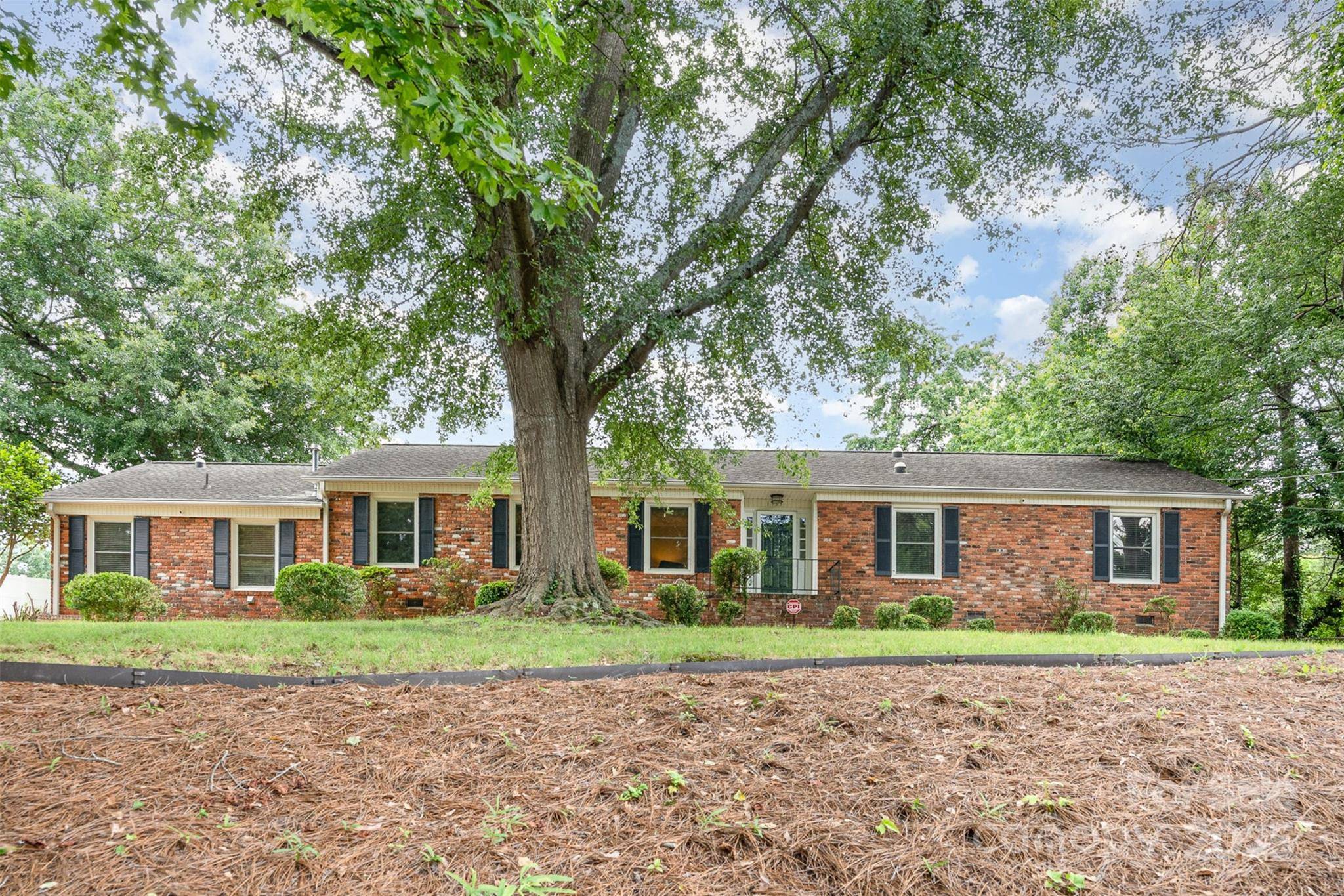 1925 Montclair AVE, Gastonia, NC 28054