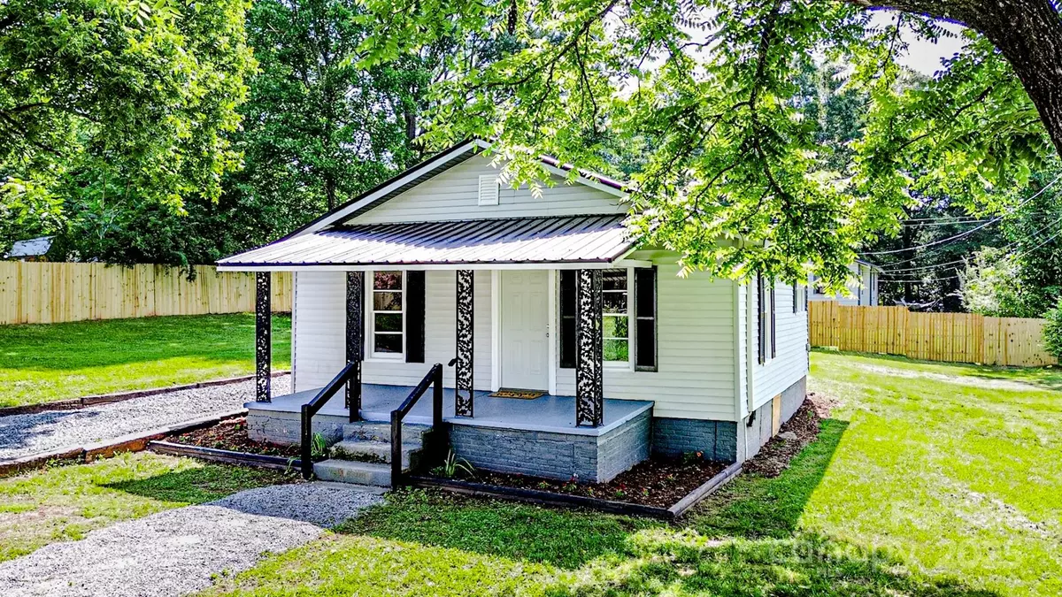 Spindale, NC 28160,106 Cedar ST