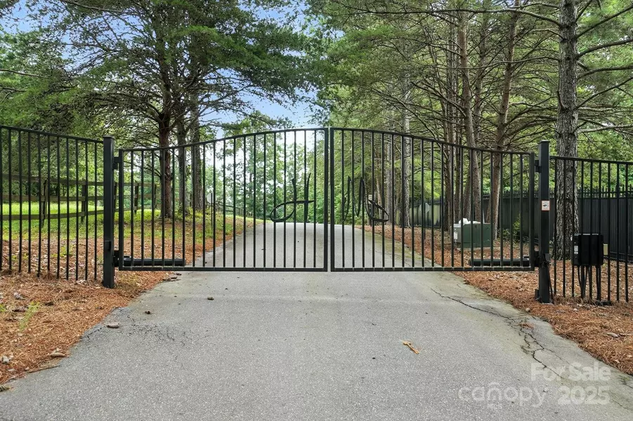 6 Hager Mountain LN, Iron Station, NC 28080