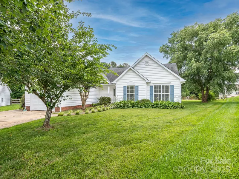 703 Bradberry LN, Indian Trail, NC 28079