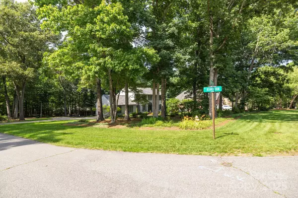 Eden, NC 27288,2101 River Chase DR