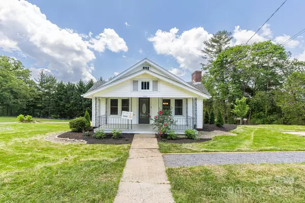 Asheville, NC 28806,438 Hazel Mill RD