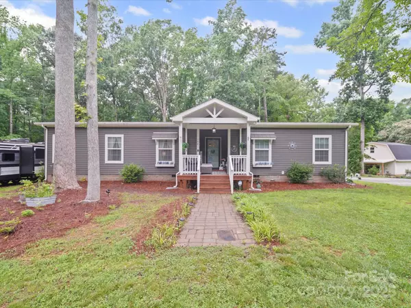 Lexington, NC 27292,142 Hickory RD