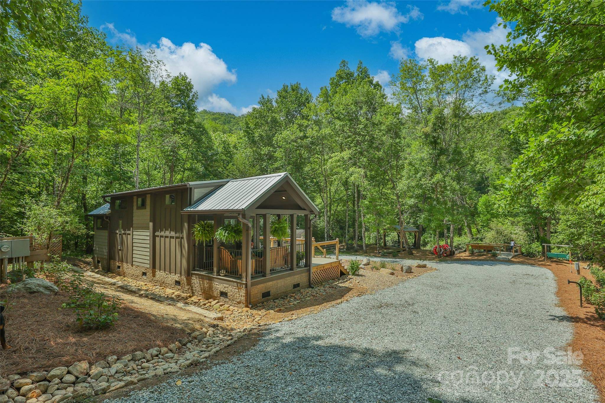3095 Silversteen RD, Lake Toxaway, NC 28747