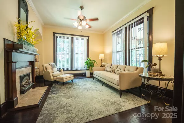 Charlotte, NC 28213,215 W Eastway Drive DR