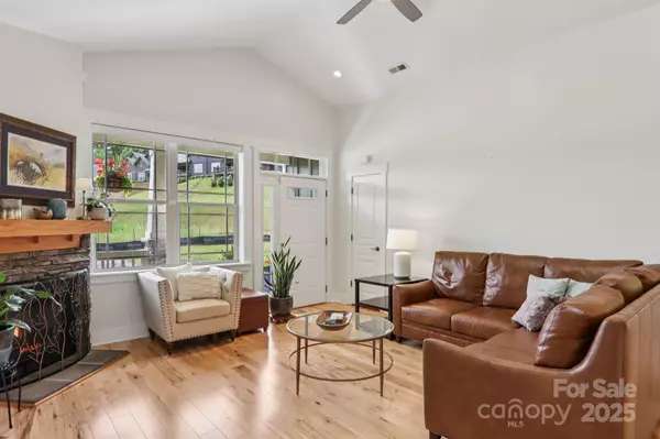 Candler, NC 28715,34 Brookstone PL