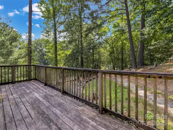 Hendersonville, NC 28739,114 Elden ST