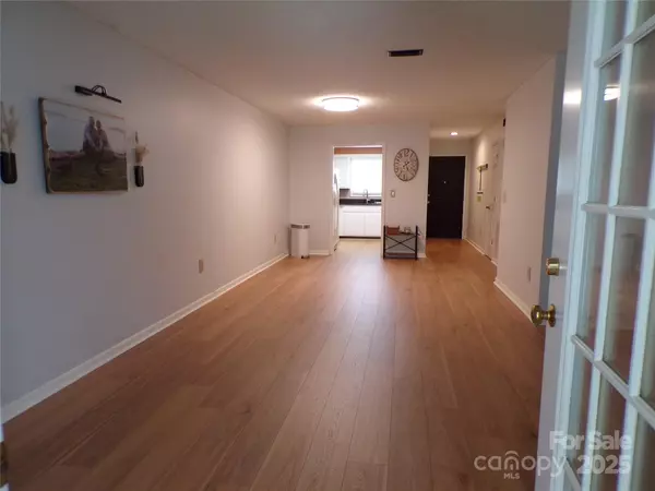 Hickory, NC 28601,833 21st AVE NE #833