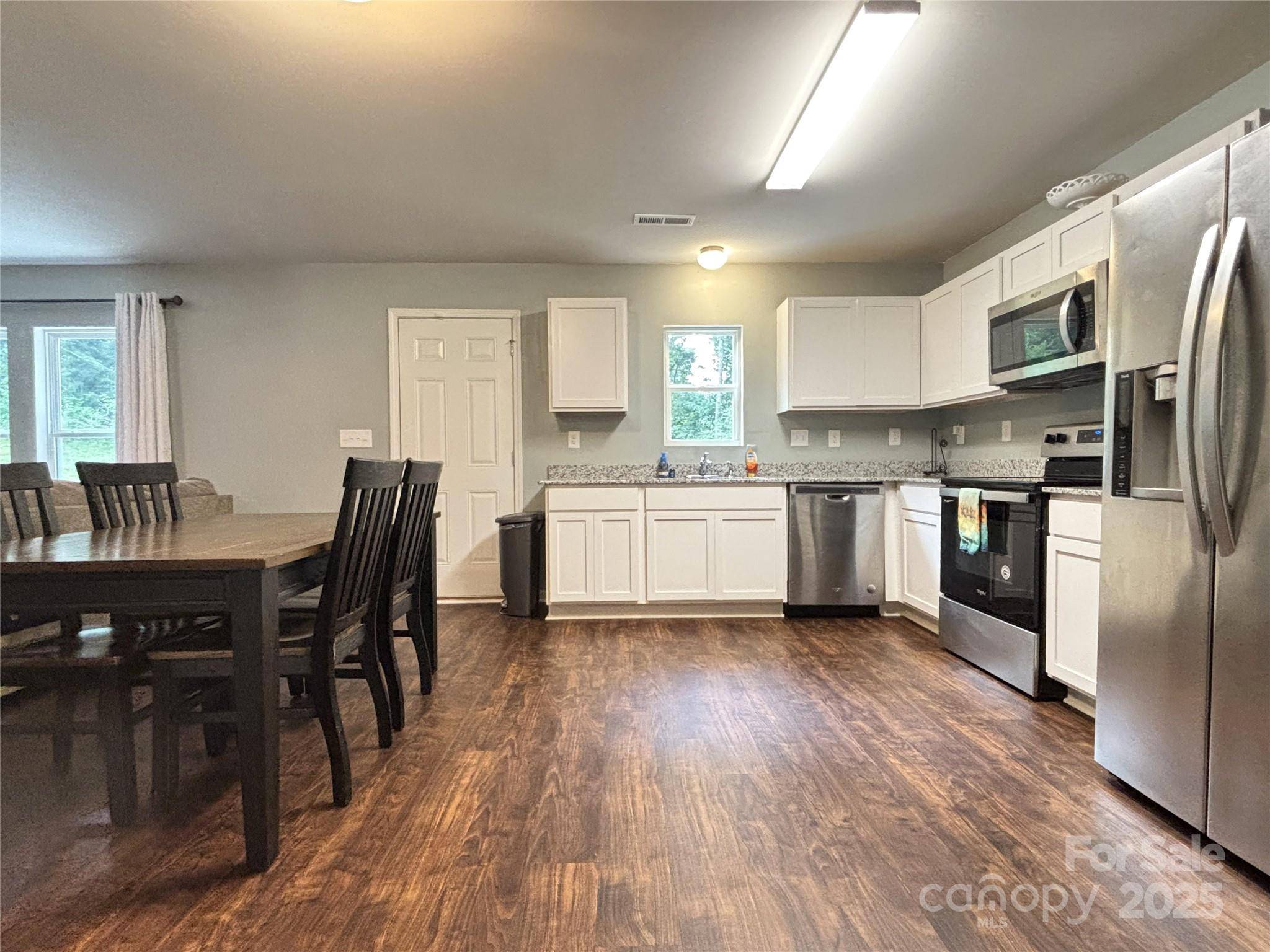 Hickory, NC 28601,1916 Country WAY